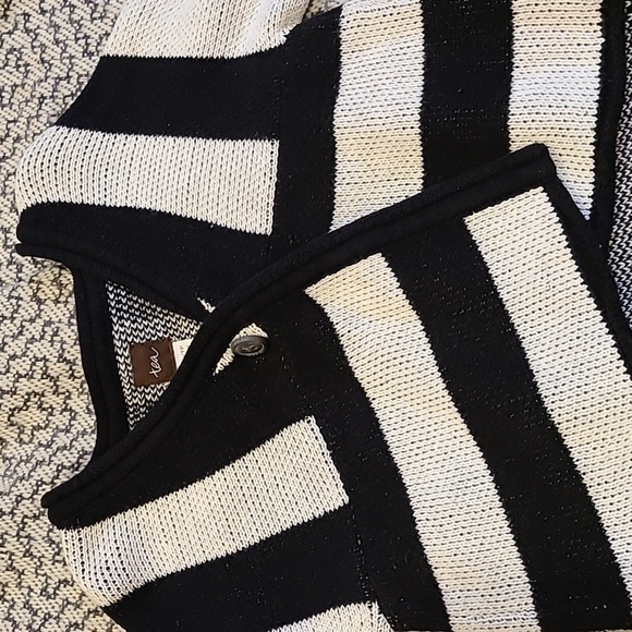 Tea Collection Black and White Striped Cardigan Size XS / 2-3 - Picture 2 of 4